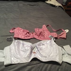 Two bras 44dd &44ddd never worn too small